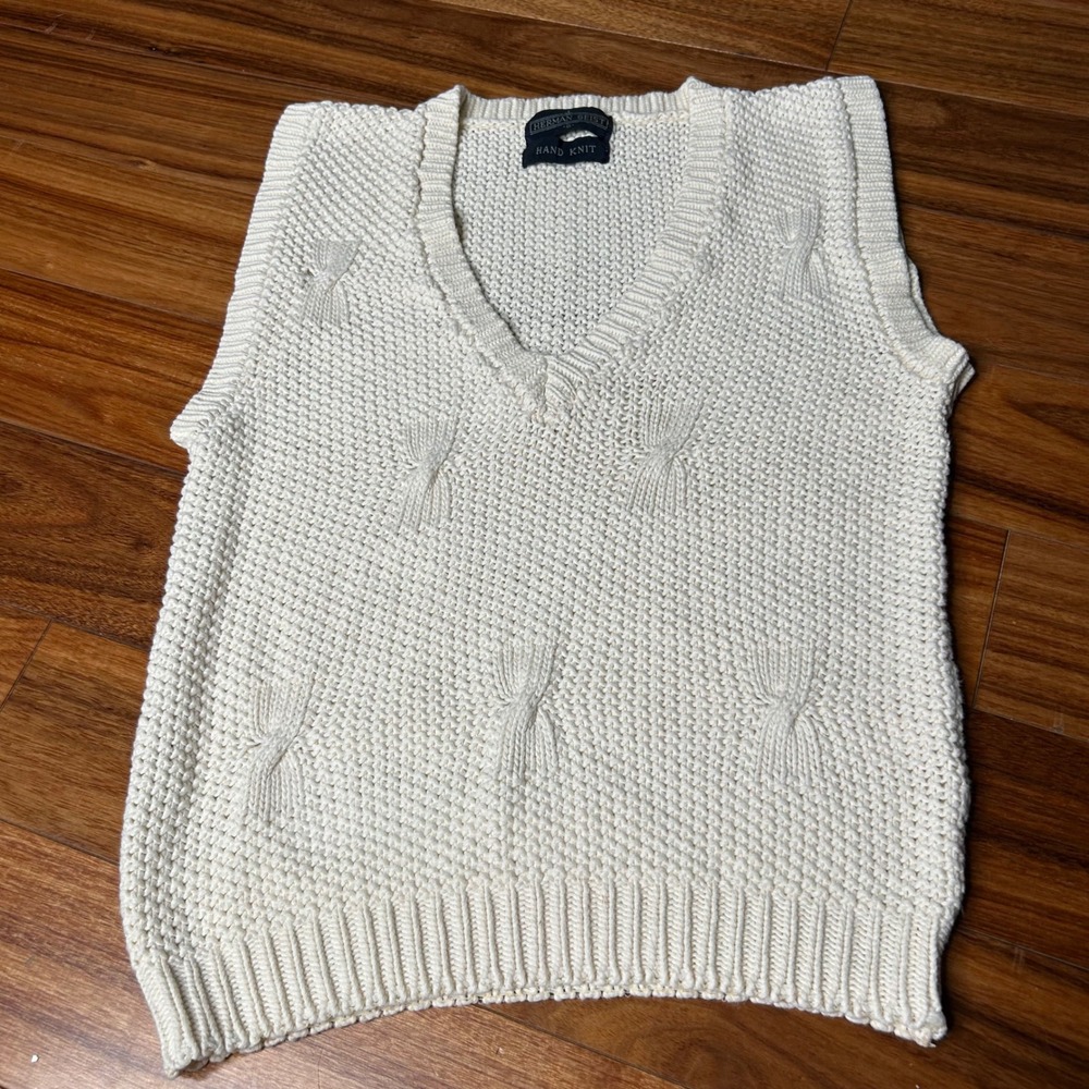 Herman Geist Hand‎ Knit Cable Knit Sleeveless Sweater Vest Top Womens